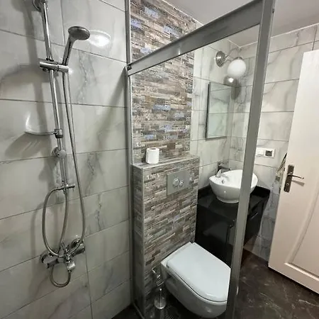 Iron House פאטהיה